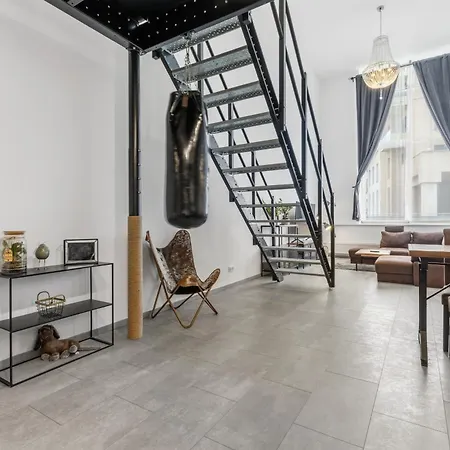 דירה Industrial Loft Retreat W Ac And Garage Parking