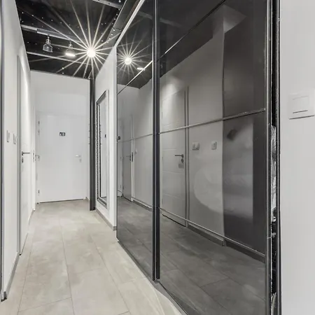 דירה Industrial Loft Retreat W Ac And Garage Parking